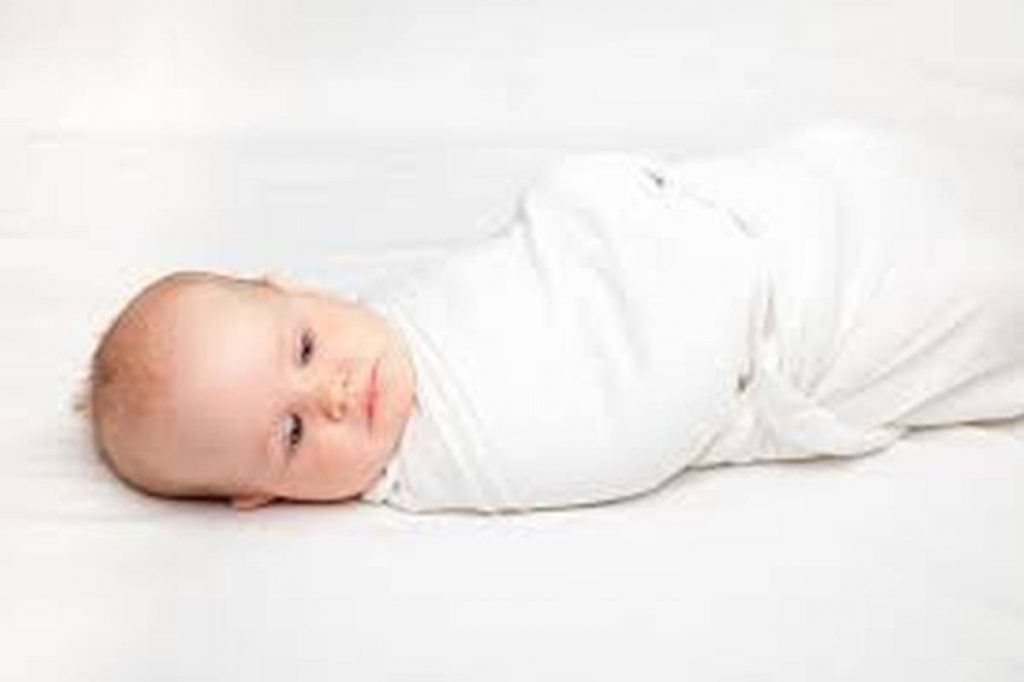 Should I Swaddle My Newborn?