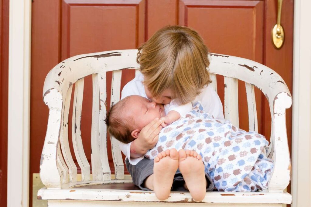 How to Handle Sibling Jealousy With a Newborn Baby?