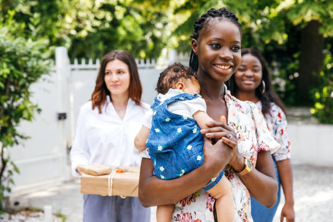 how-soon-can-you-take-a-newborn-out-in-public