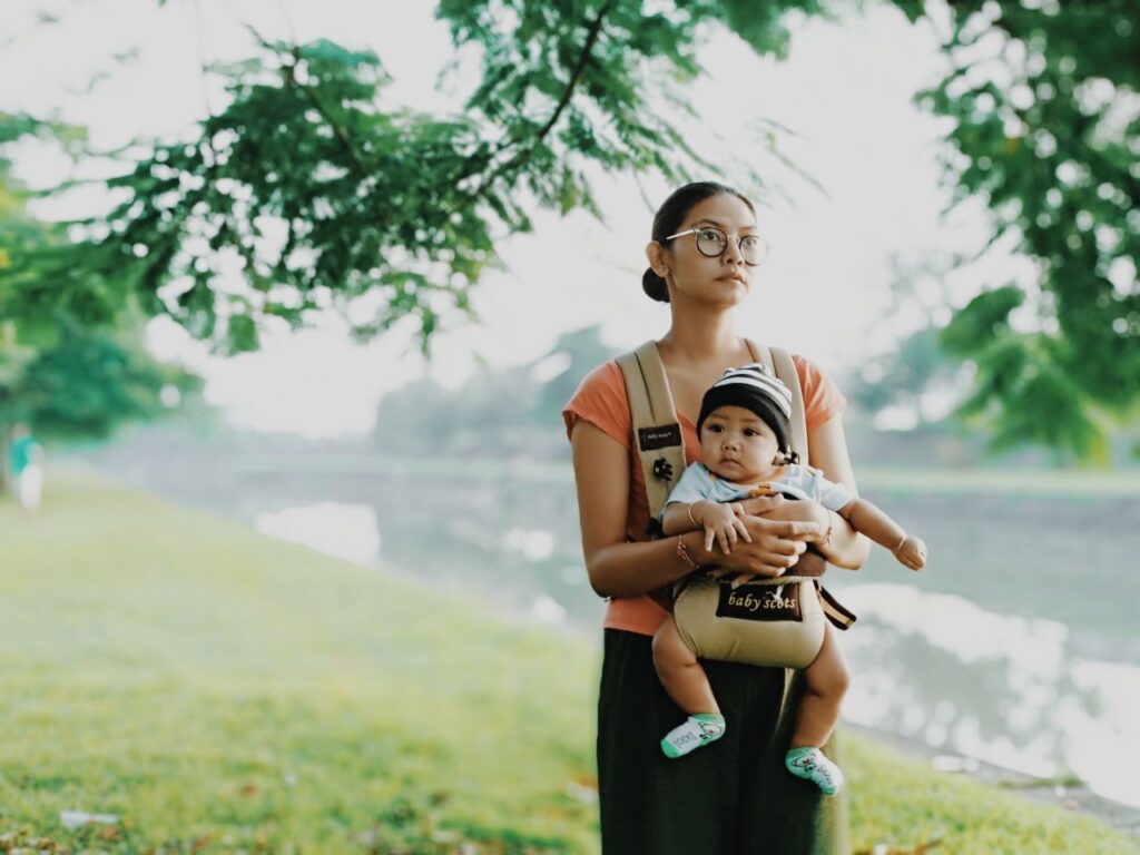 are-baby-carriers-bad-for-babies