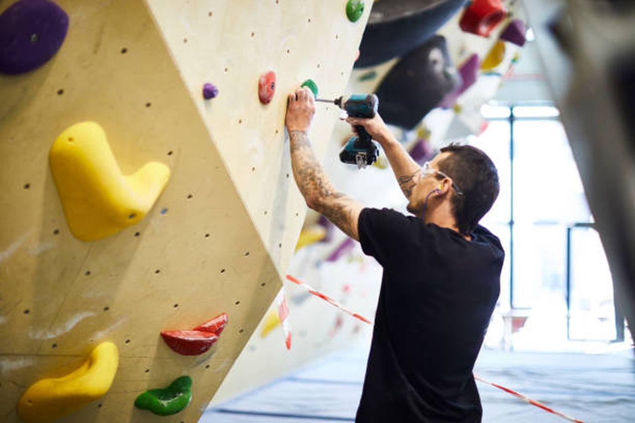 freestanding-climbing-wall