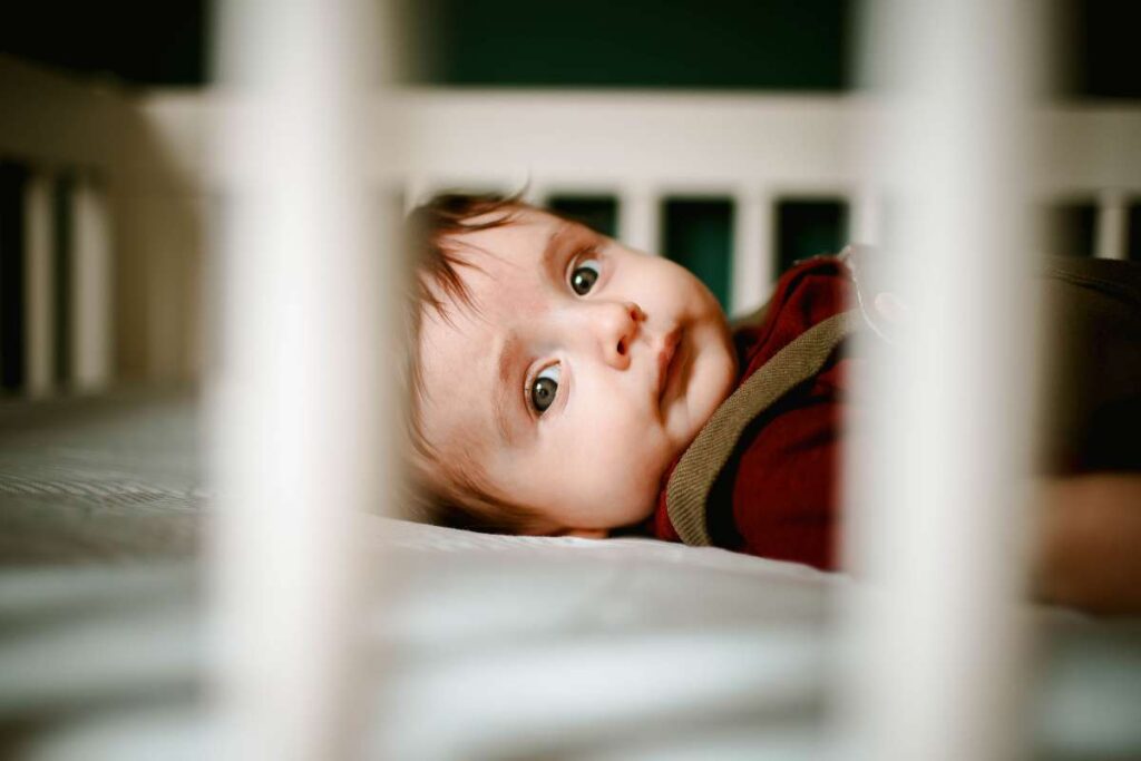 At What Age Should A Baby Sleep In Crib?