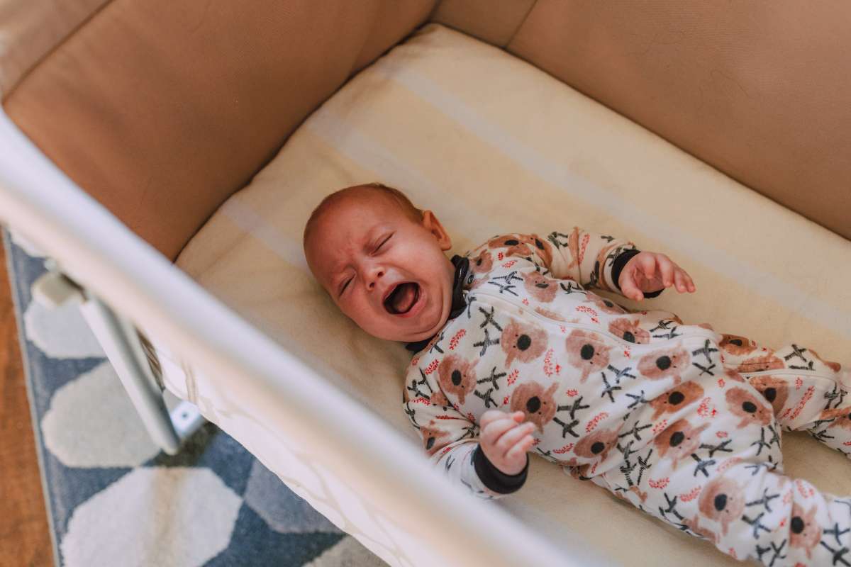 how do i stop my baby from crying in the crib3