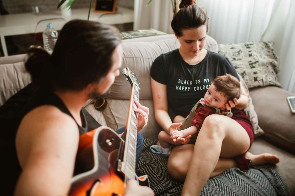 is it ok for a baby to sleep with music on (2)