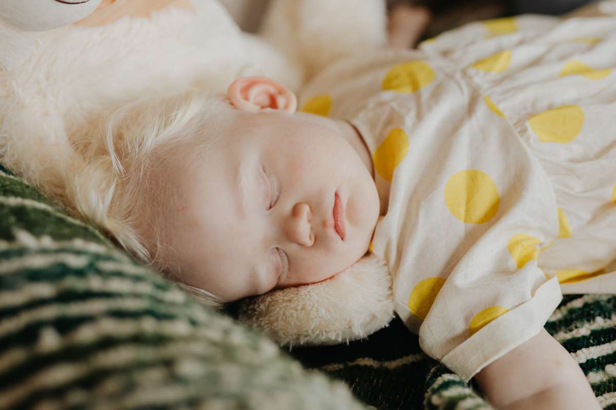 is it ok to let a baby sleep with a stuffy nose (3)